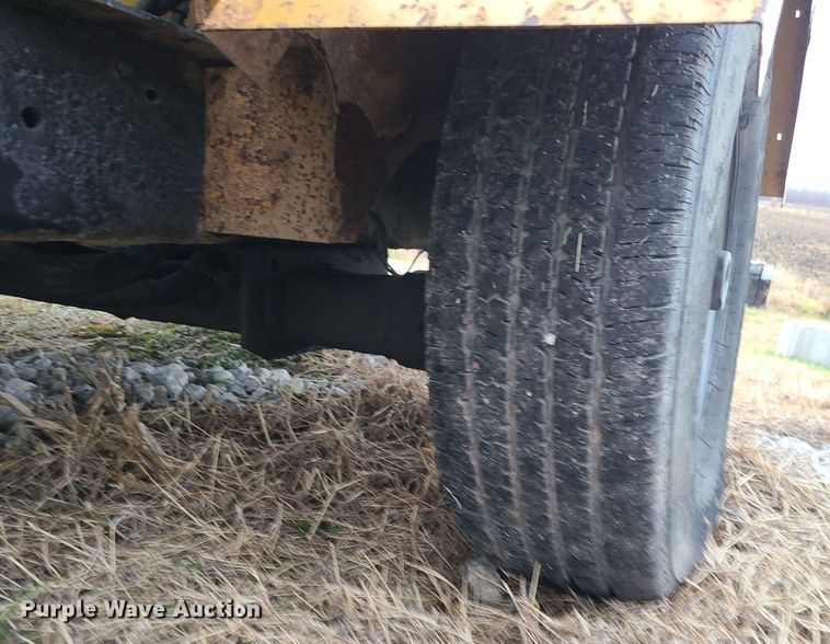 image for item DR7800 2013 Vermeer BC1200XL  wood chipper