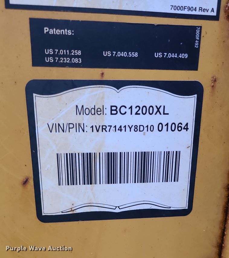 image for item DR7800 2013 Vermeer BC1200XL  wood chipper