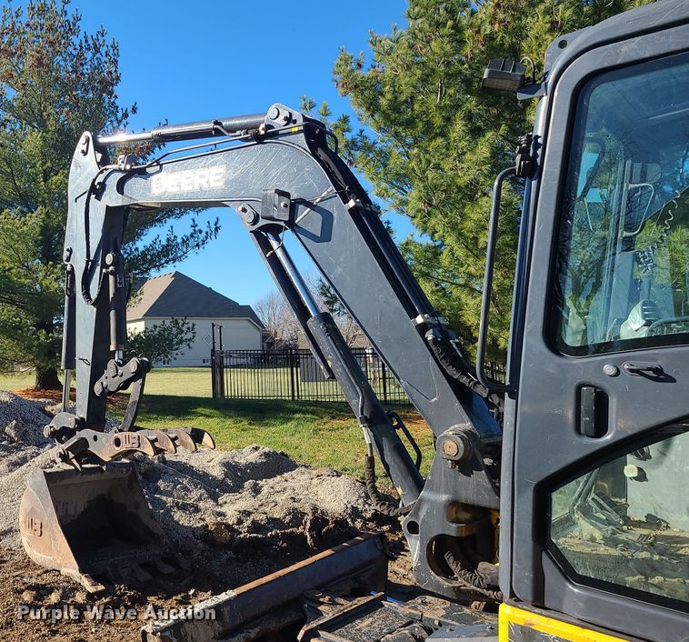 image for item DR7838 2016 John Deere 60G  mini excavator