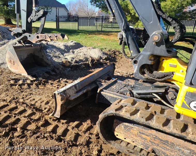 image for item DR7838 2016 John Deere 60G  mini excavator