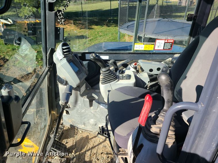 image for item DR7838 2016 John Deere 60G  mini excavator