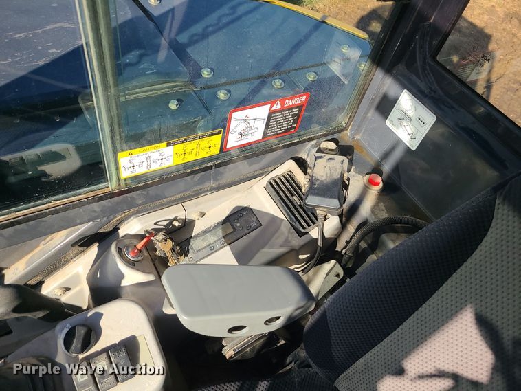 image for item DR7838 2016 John Deere 60G  mini excavator