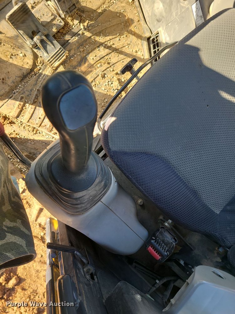 image for item DR7838 2016 John Deere 60G  mini excavator