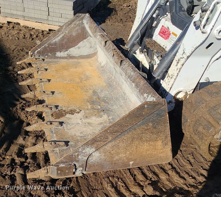 image for item DR7839 2019 Bobcat T650  tracked skid steer loader
