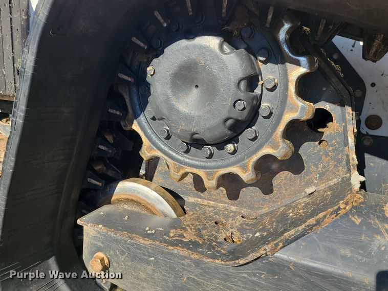 image for item DR7839 2019 Bobcat T650  tracked skid steer loader