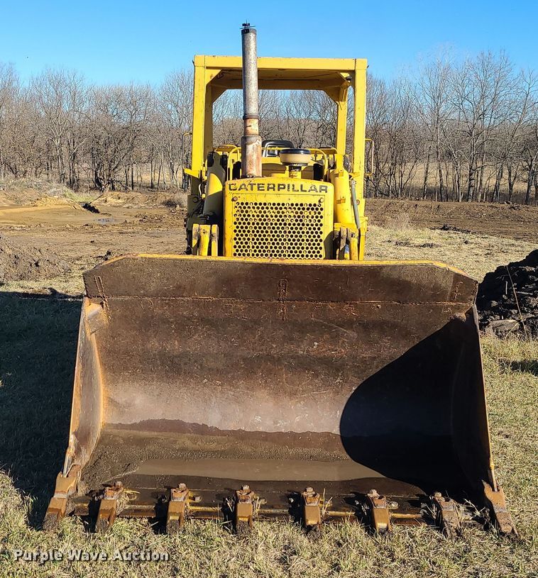 image for item DR7841 1976 Caterpillar 955L  track loader