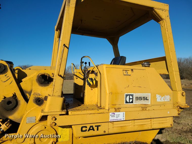 image for item DR7841 1976 Caterpillar 955L  track loader