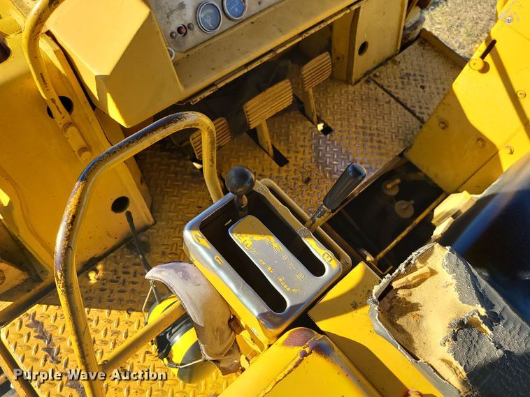 image for item DR7841 1976 Caterpillar 955L  track loader