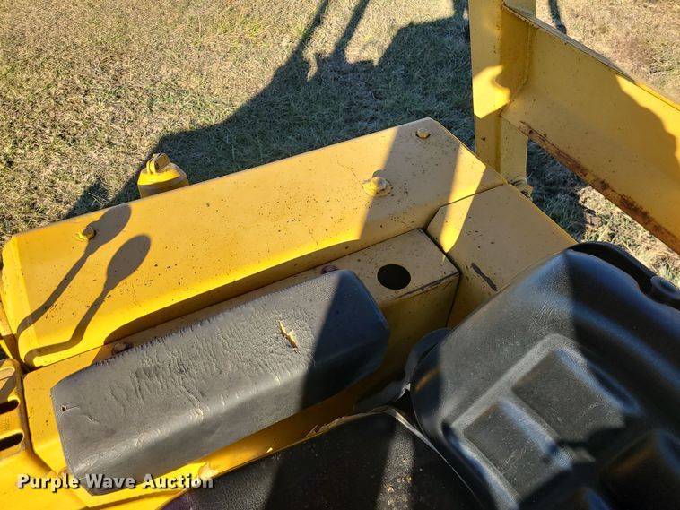 image for item DR7841 1976 Caterpillar 955L  track loader