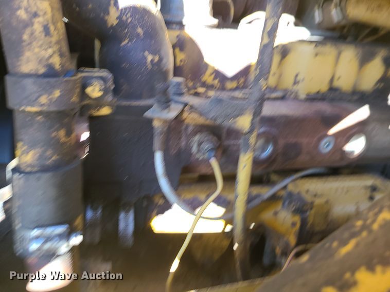 image for item DR7841 1976 Caterpillar 955L  track loader