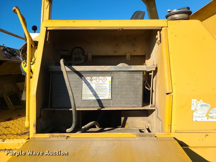 image for item DR7841 1976 Caterpillar 955L  track loader