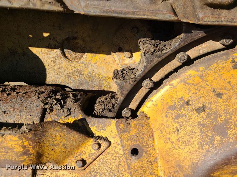 image for item DR7841 1976 Caterpillar 955L  track loader