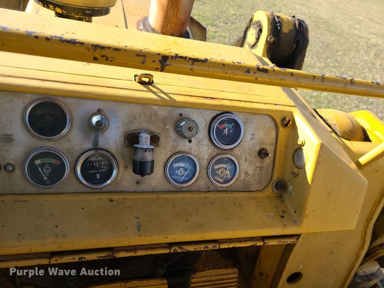 image for item DR7841 1976 Caterpillar 955L  track loader