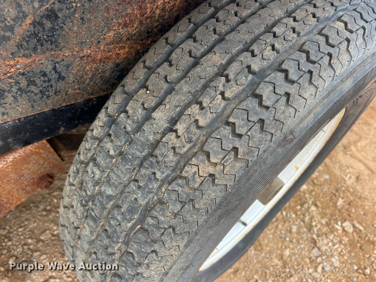 image for item DS2412 2014 PJ C5182  utility trailer