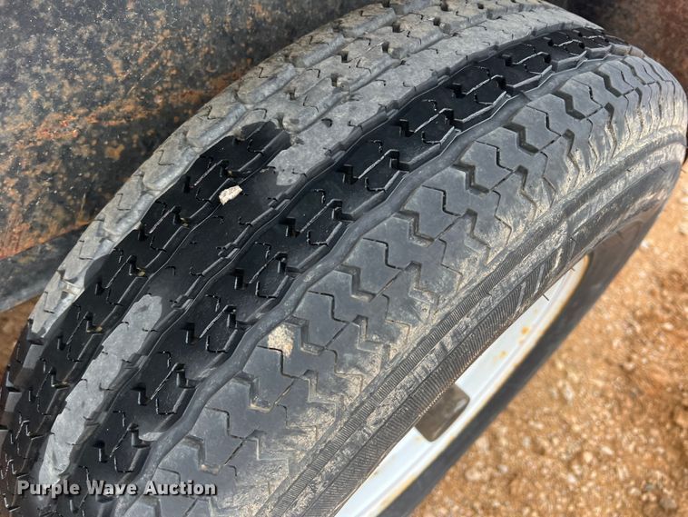 image for item DS2412 2014 PJ C5182  utility trailer