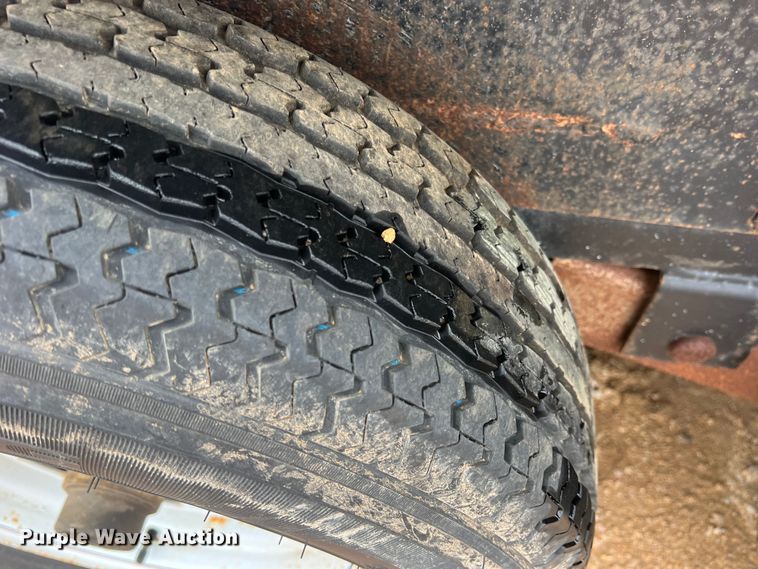 image for item DS2412 2014 PJ C5182  utility trailer