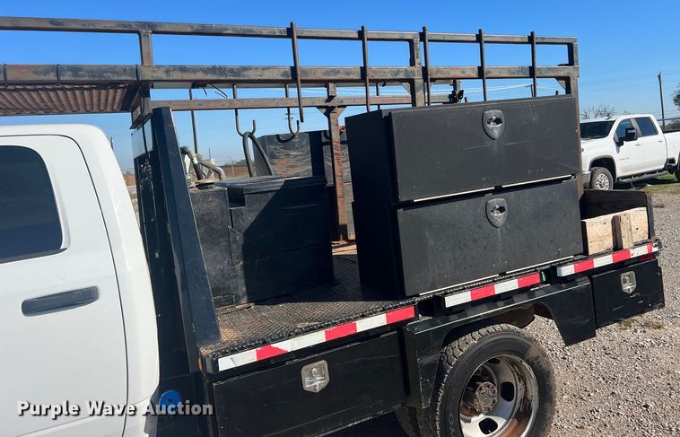 image for item DS2461 2017 Dodge Ram 5500HD  Crew Cab flatbed truck