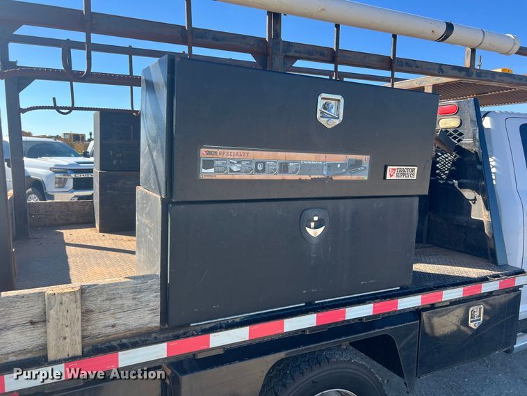 image for item DS2461 2017 Dodge Ram 5500HD  Crew Cab flatbed truck