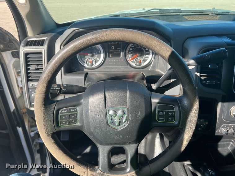 image for item DS2461 2017 Dodge Ram 5500HD  Crew Cab flatbed truck