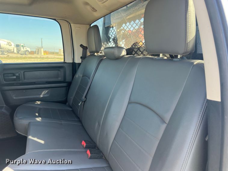 image for item DS2461 2017 Dodge Ram 5500HD  Crew Cab flatbed truck