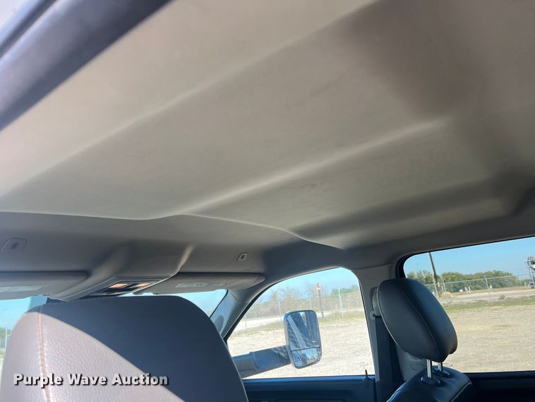 image for item DS2461 2017 Dodge Ram 5500HD  Crew Cab flatbed truck