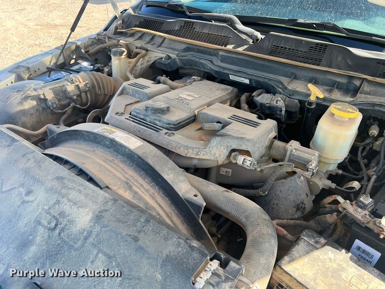 image for item DS2461 2017 Dodge Ram 5500HD  Crew Cab flatbed truck