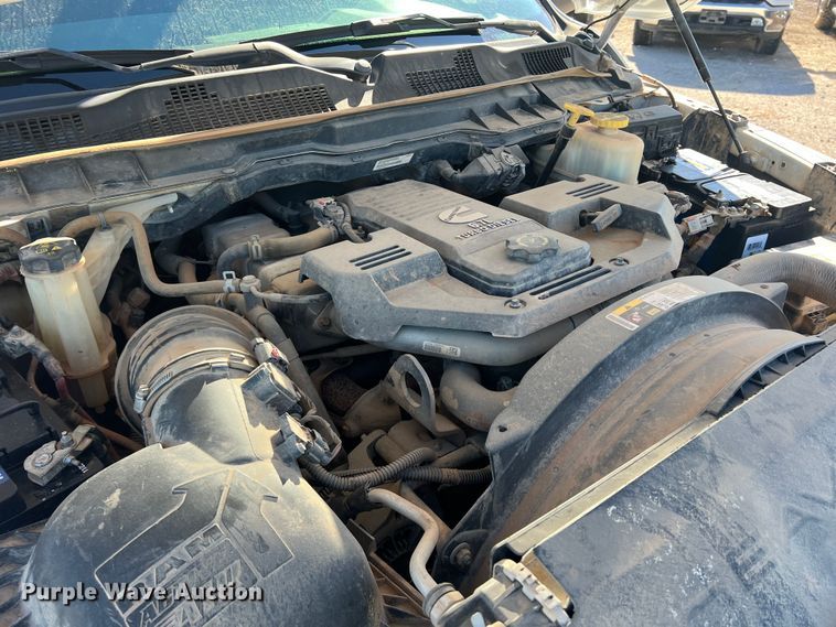 image for item DS2461 2017 Dodge Ram 5500HD  Crew Cab flatbed truck