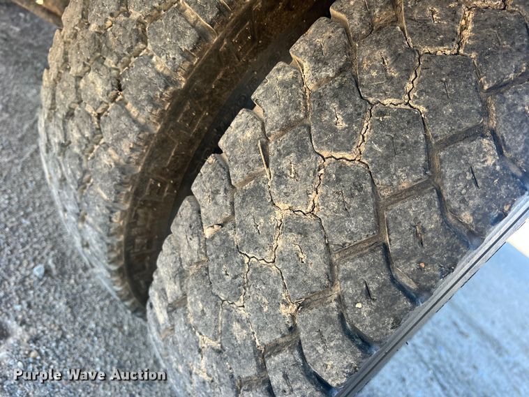 image for item DS2461 2017 Dodge Ram 5500HD  Crew Cab flatbed truck