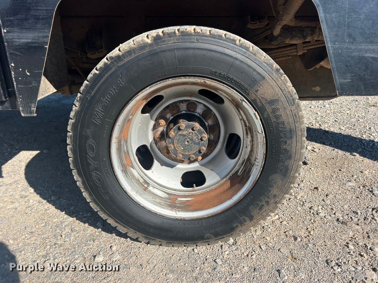 image for item DS2461 2017 Dodge Ram 5500HD  Crew Cab flatbed truck