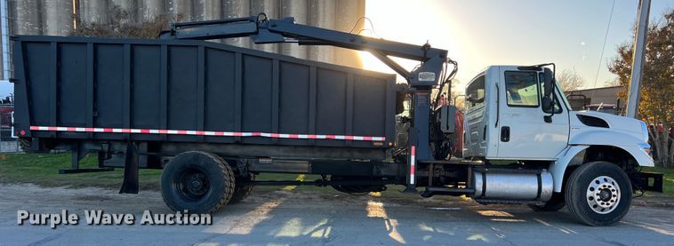 image for item DS2465 2014 International 4300  grapple crane truck