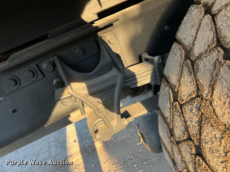 image for item DS2465 2014 International 4300  grapple crane truck