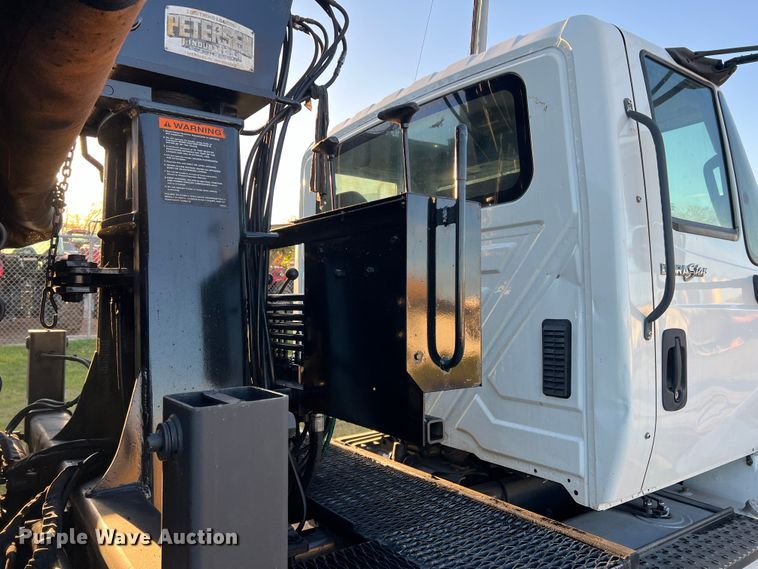 image for item DS2465 2014 International 4300  grapple crane truck