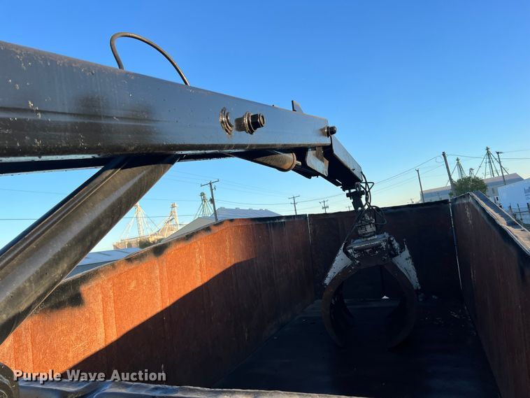 image for item DS2465 2014 International 4300  grapple crane truck