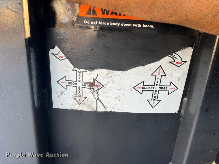 image for item DS2465 2014 International 4300  grapple crane truck