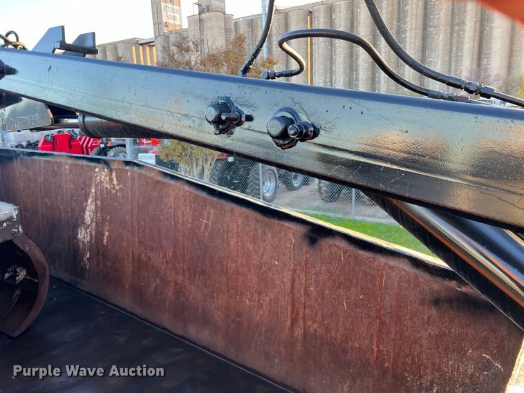 image for item DS2465 2014 International 4300  grapple crane truck