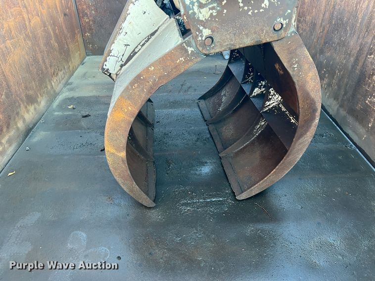 image for item DS2465 2014 International 4300  grapple crane truck