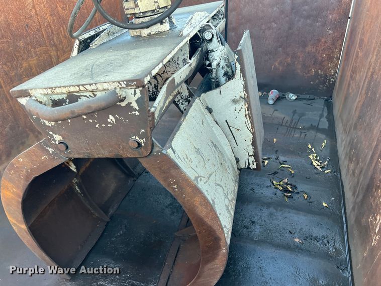 image for item DS2465 2014 International 4300  grapple crane truck