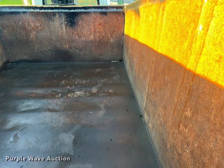 image for item DS2465 2014 International 4300  grapple crane truck