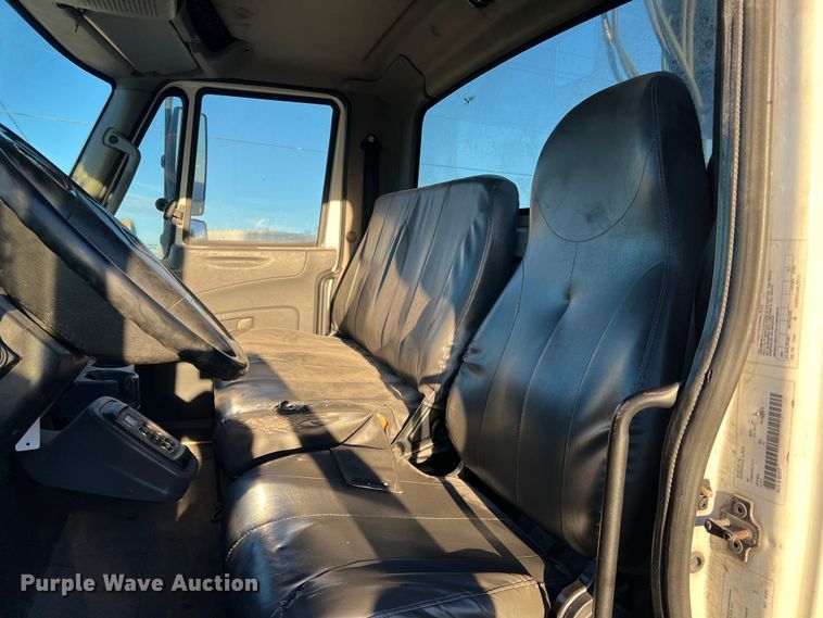 image for item DS2465 2014 International 4300  grapple crane truck