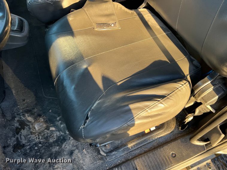 image for item DS2465 2014 International 4300  grapple crane truck