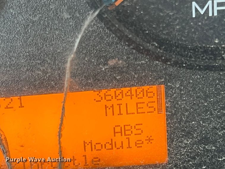 image for item DS2465 2014 International 4300  grapple crane truck