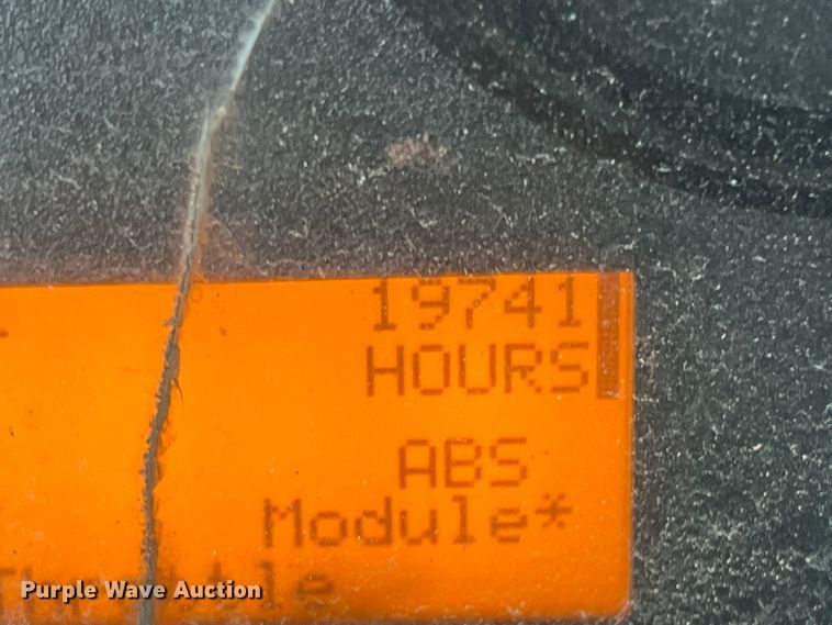 image for item DS2465 2014 International 4300  grapple crane truck