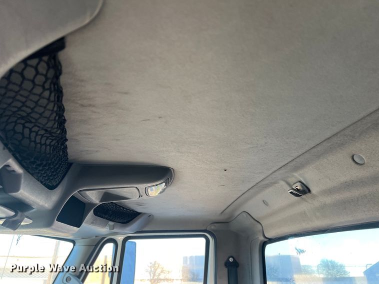 image for item DS2465 2014 International 4300  grapple crane truck