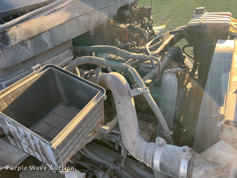 image for item DS2465 2014 International 4300  grapple crane truck