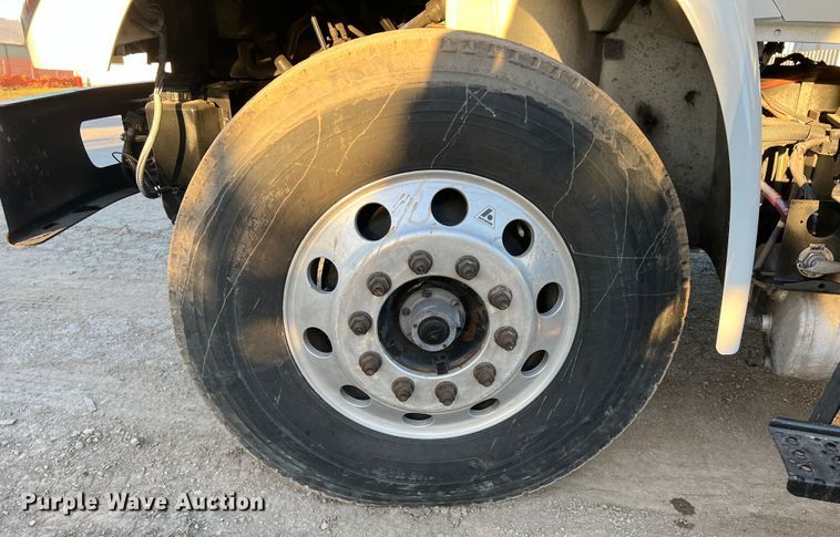 image for item DS2465 2014 International 4300  grapple crane truck