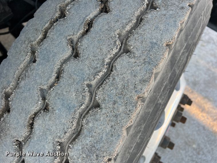 image for item DS2465 2014 International 4300  grapple crane truck