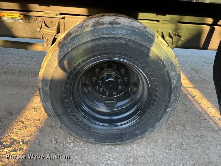 image for item DS2465 2014 International 4300  grapple crane truck