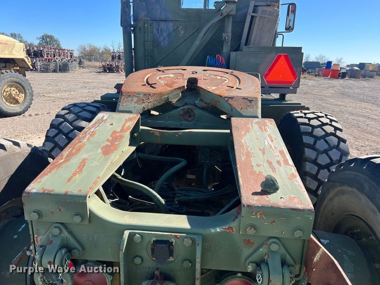 image for item DS2468 1991 BMY M931A2  semi truck