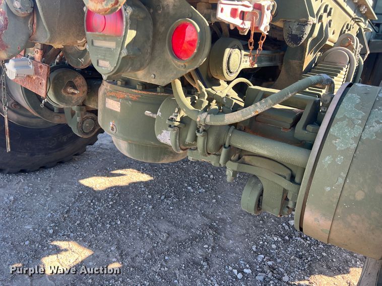 image for item DS2468 1991 BMY M931A2  semi truck