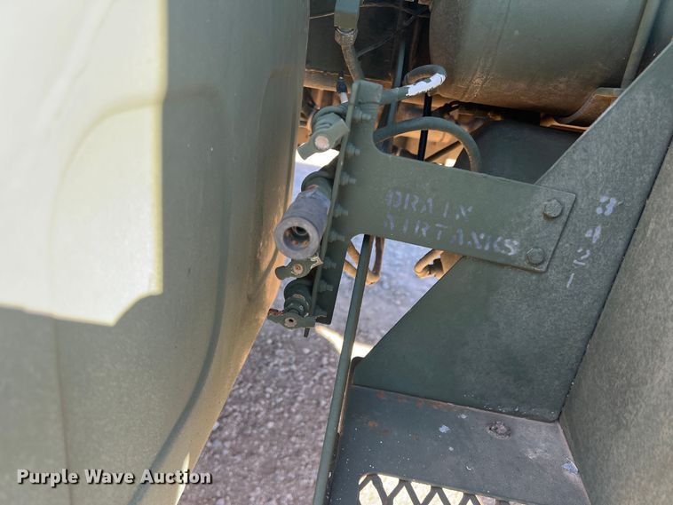 image for item DS2468 1991 BMY M931A2  semi truck